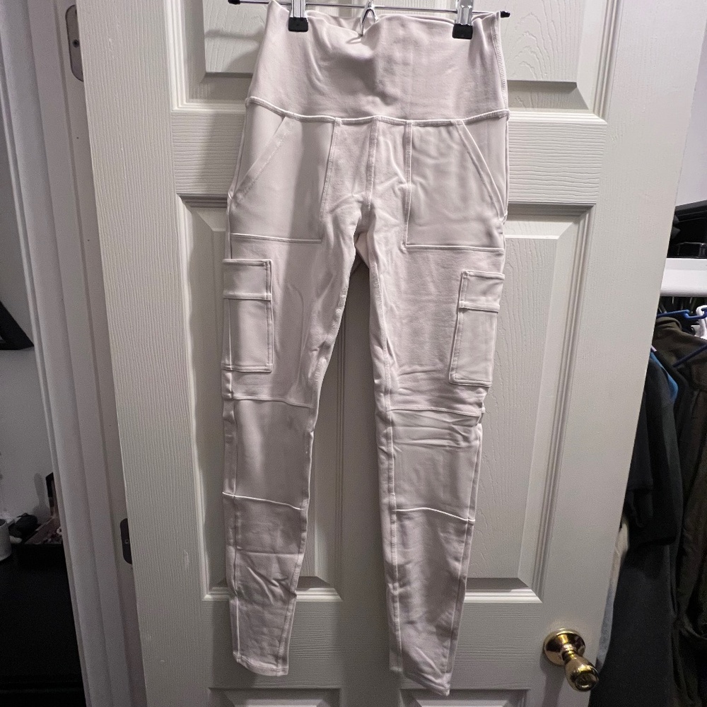 ALO Yoga Ivory White Cargo Leggings